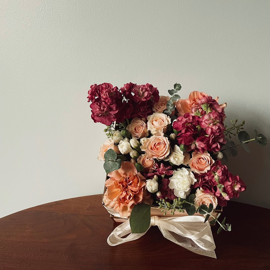 Atelier Bloom | 826 Munich Cir, Waterloo, ON N2V 2N5, Canada | Phone: (226) 868-6705