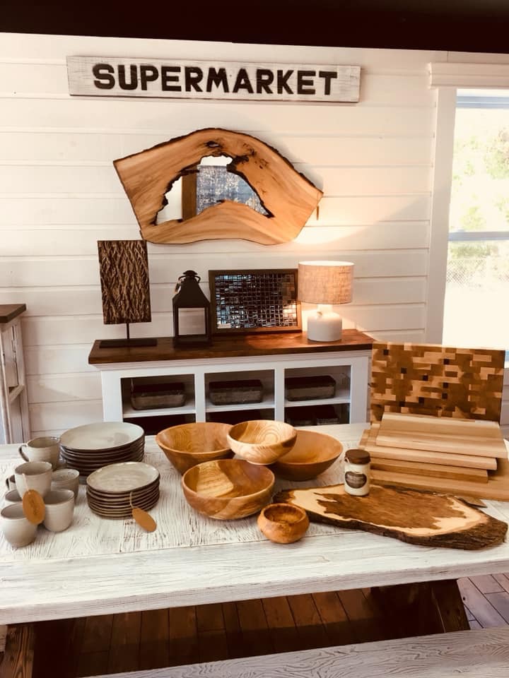 Une Touche de Bois | 12 Rue Church, Ormstown, QC J0S 1K0, Canada | Phone: (450) 829-1103