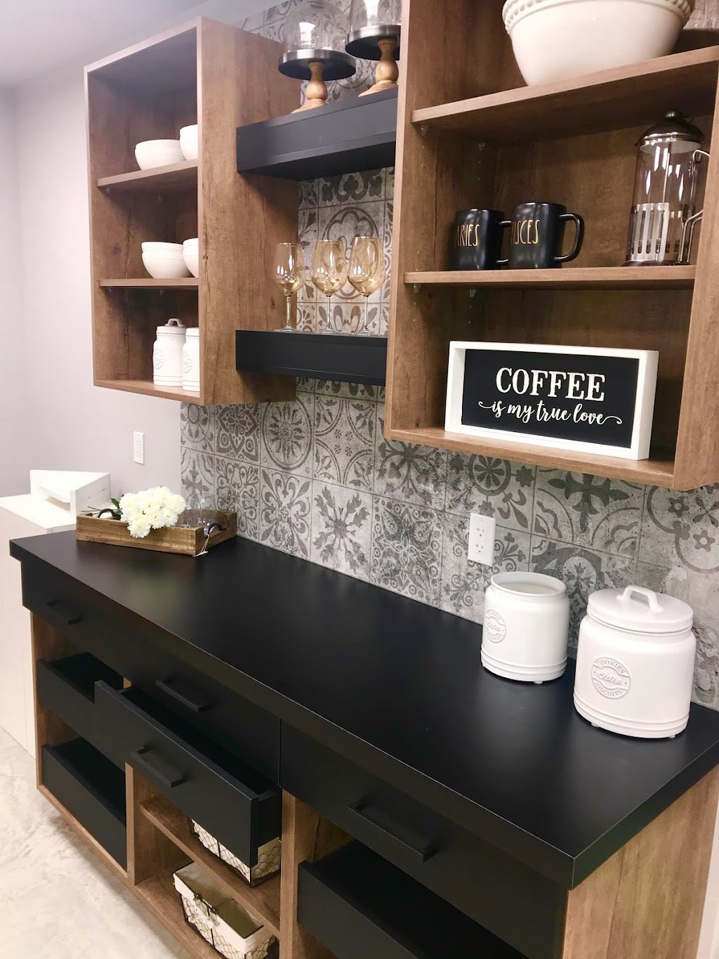 Canadian Closet | 226 Clearview Drive Clearview Industrial Park, AB T4E 0A1, Canada | Phone: (403) 309-6894