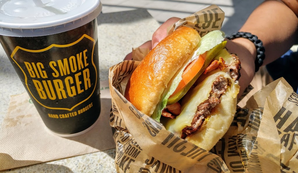 Big Smoke Burger | 300 Taylor Rd, Niagara-on-the-Lake, ON L0S 1J0, Canada | Phone: (905) 685-1000