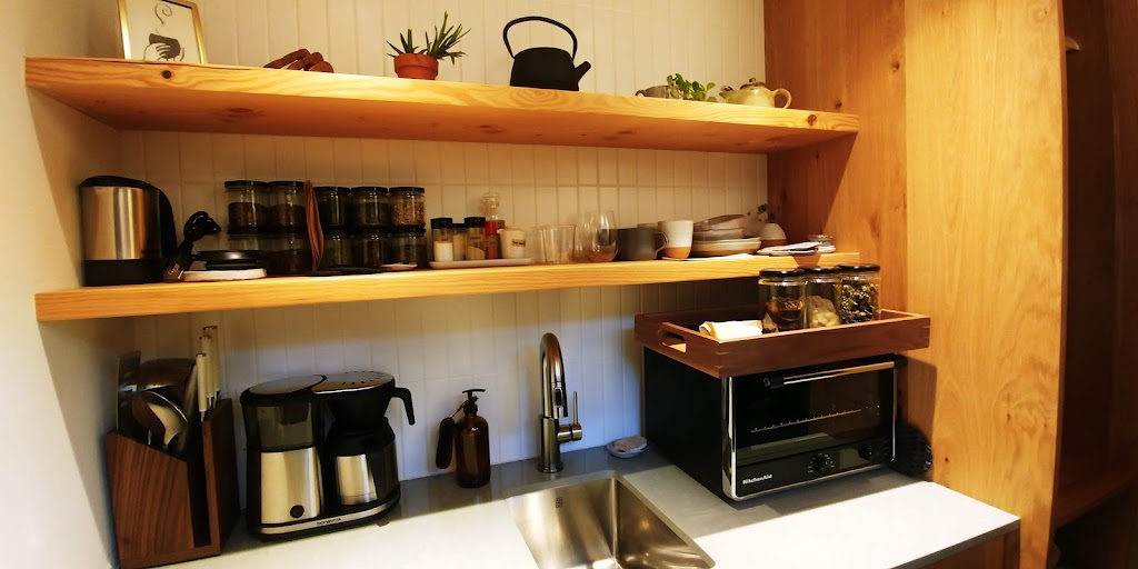 Kitoki Inn | 503 Collins Rd, Bowen Island, BC V0N 1G1, Canada | Phone: (778) 722-0150