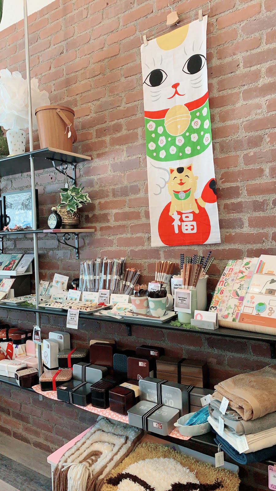 Strawberry Boots | 918 Centre St N, Calgary, AB T2E 2P4, Canada | Phone: (587) 893-0074
