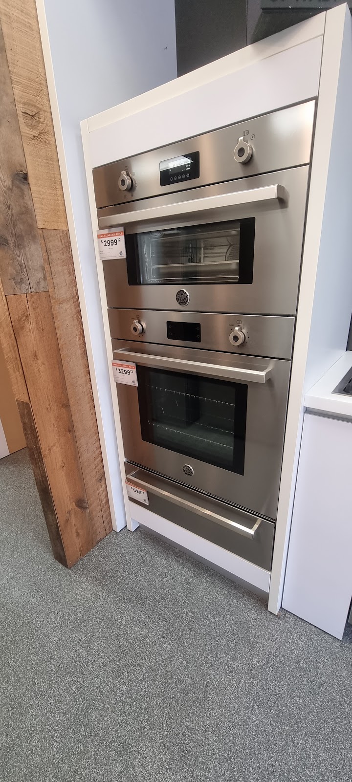 Trail Appliances - Abbotsford | 34314 Marshall Rd #101, Abbotsford, BC V2S 1L9, Canada | Phone: (604) 851-2334