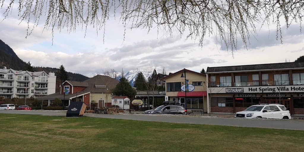 Harrison Spa Motel | 140 Esplanade Ave, Harrison Hot Springs, BC V0M 1K0, Canada | Phone: (604) 796-2828