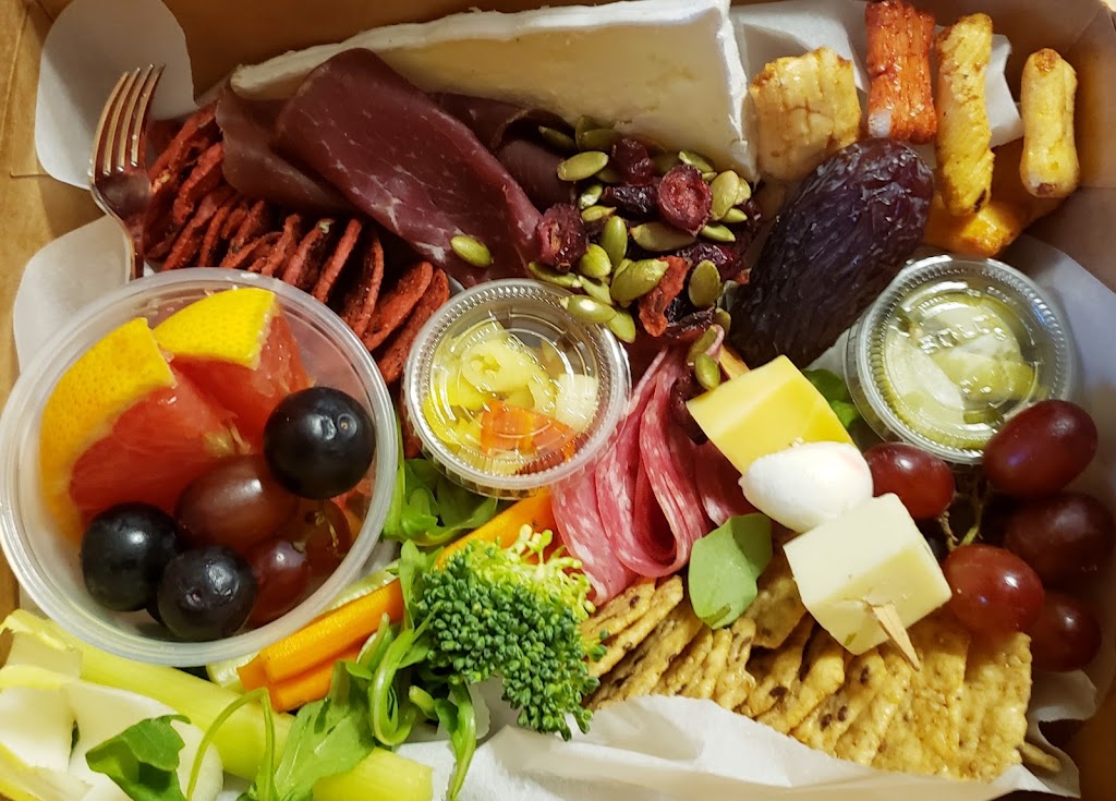 Chez Giardino | 634 Chem. du Village, Morin-Heights, QC J0R 1H0, Canada | Phone: (514) 775-7936