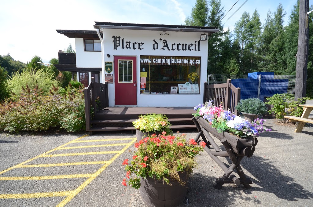 Domaine Lausanne | 150 Rte 117N, Sainte-Agathe-des-Monts, QC J8C 2Z8, Canada | Phone: (819) 326-3550