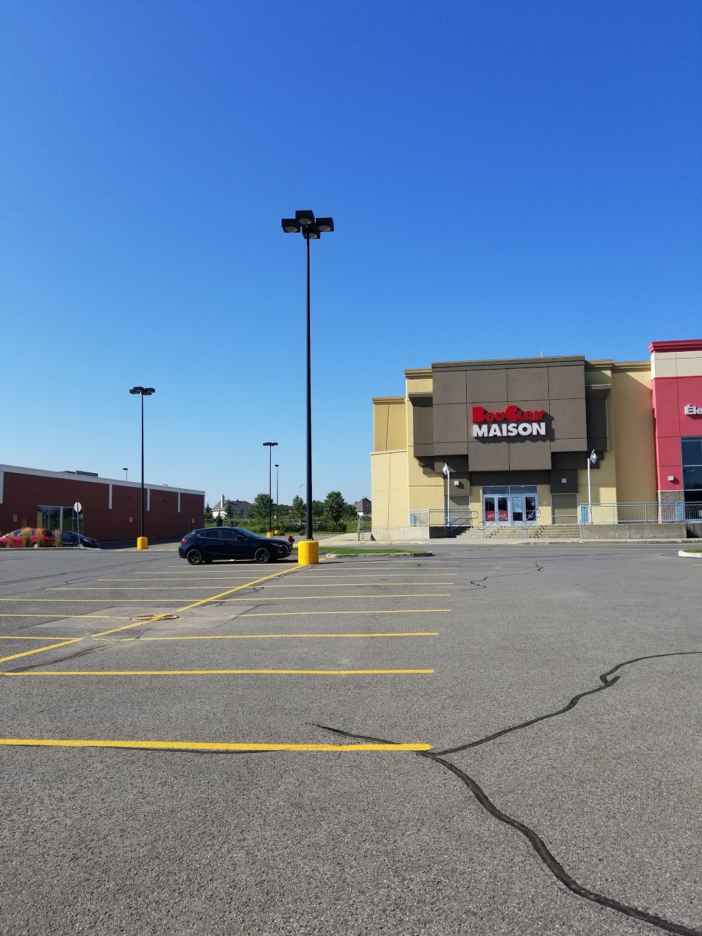 Bouclair Maison | 1150, Autoroute 540 Unité 100, Quebec City, QC G2G 2B5, Canada | Phone: (418) 872-3410