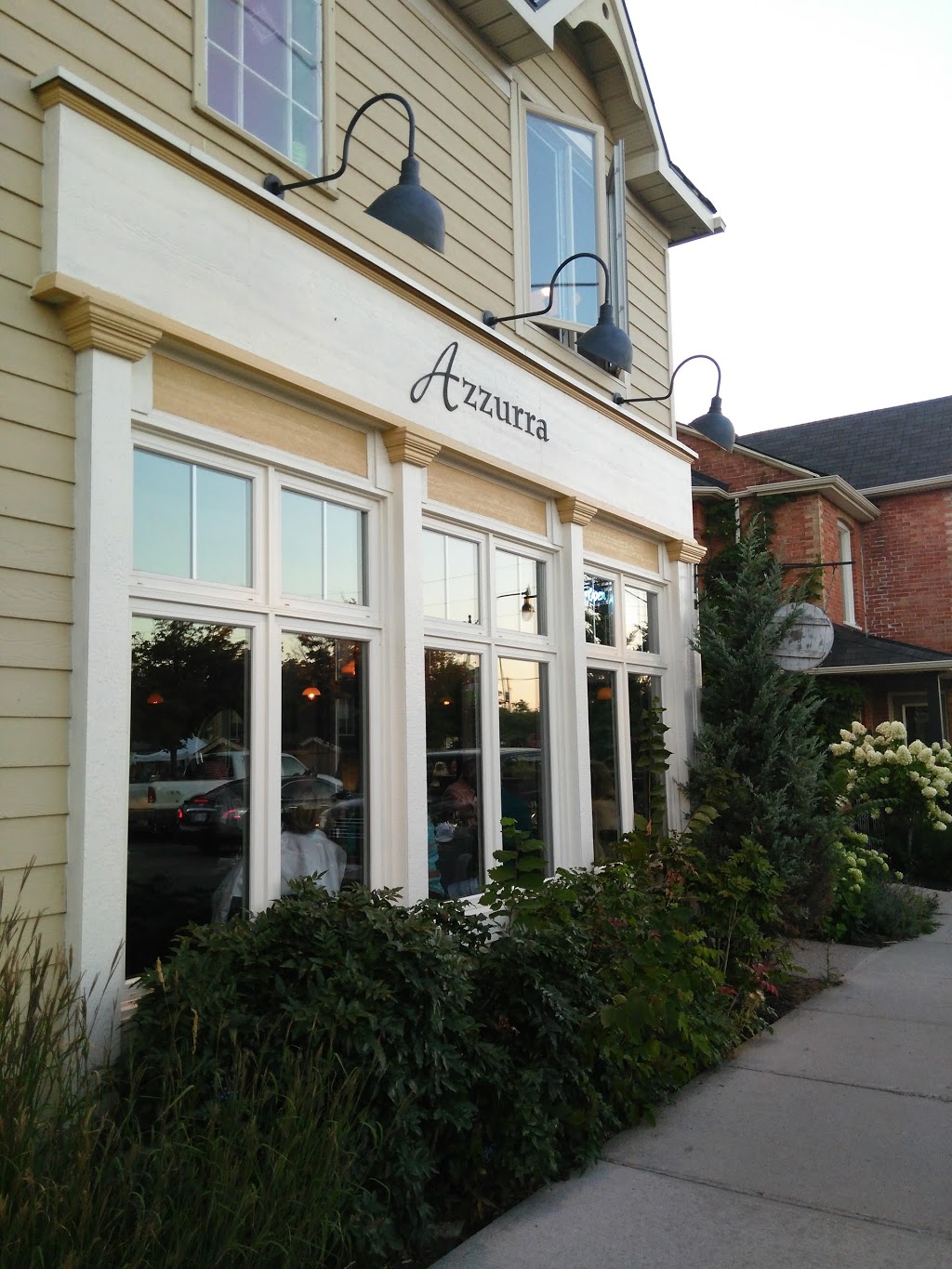 Azzurra Trattoria | 100 Pine St, Collingwood, ON L9Y 2P1, Canada | Phone: (705) 445-7771