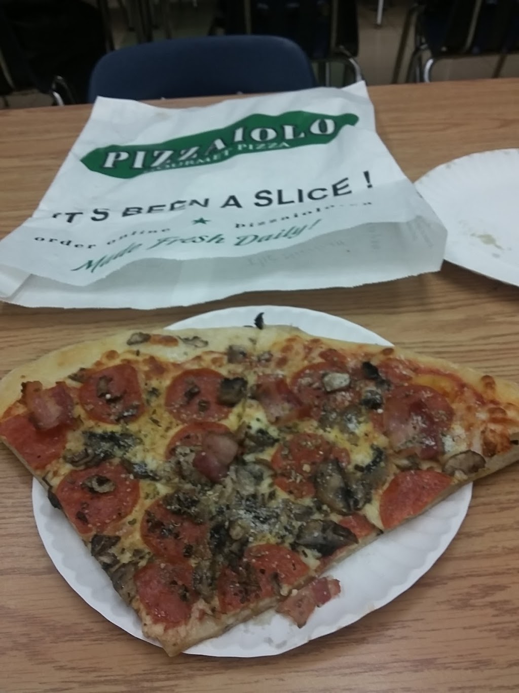 Pizzaiolo Gourmet Pizza | 3180 Lake Shore Blvd W, Etobicoke, ON M8V 1L7, Canada | Phone: (416) 251-5700