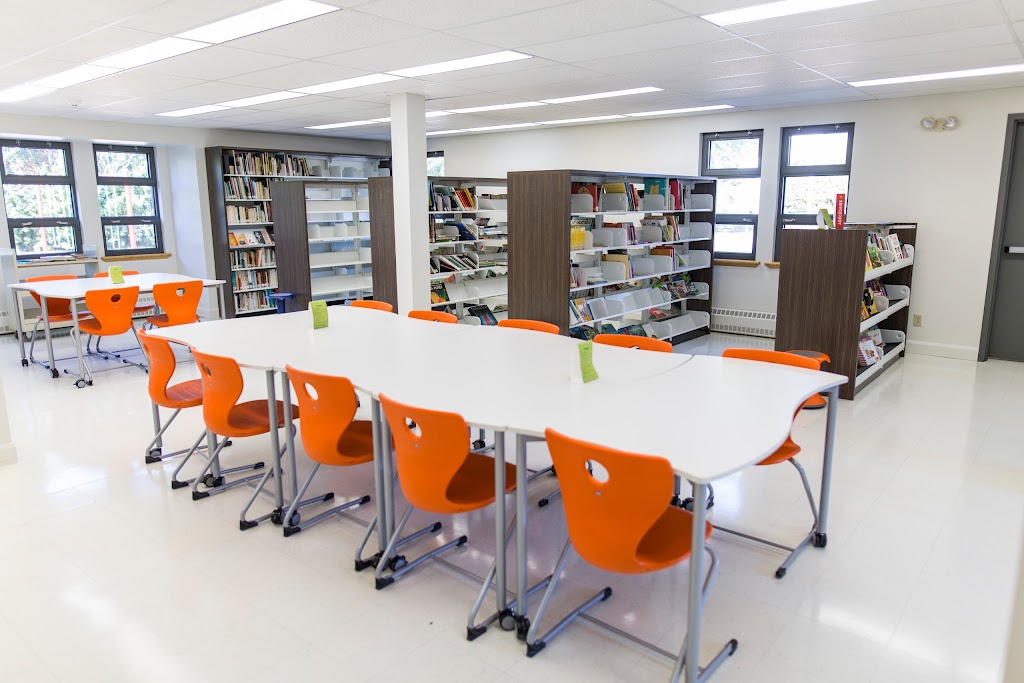 École Wahta | 20 Rue de lOurs, Wendake, QC G0A 4V0, Canada | Phone: (418) 842-3740