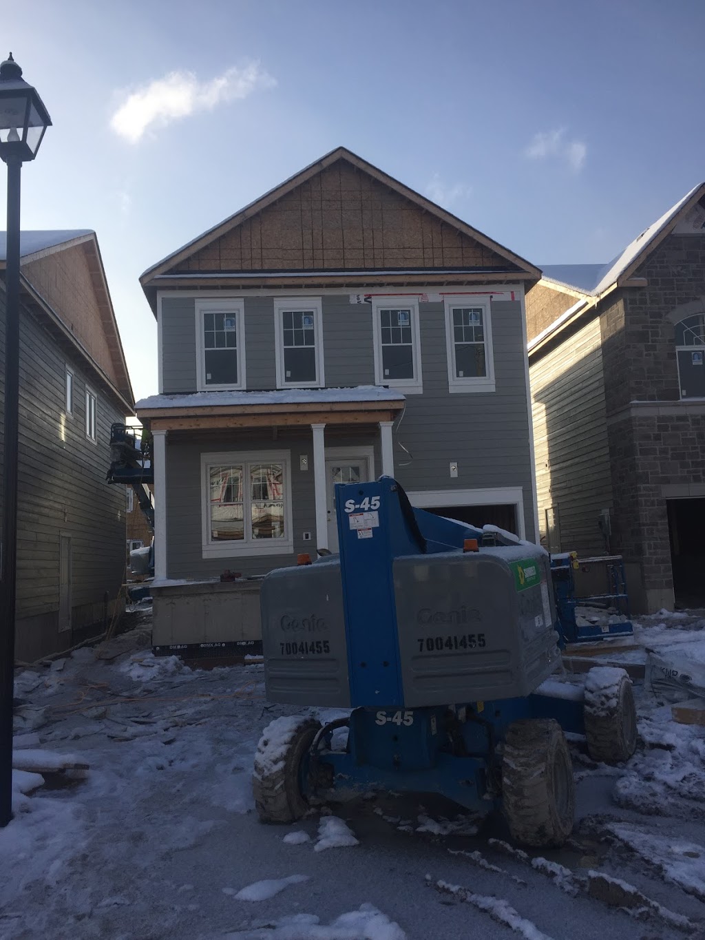 Georgian Sands Sales Centre Wasaga Beach | 1-7 Village Gate Dr, Wasaga Beach, ON L9Z 2X2, Canada | Phone: (888) 367-2220