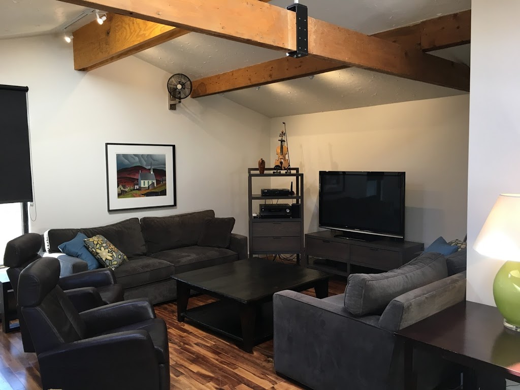 Peartree Bed and Breakfast | 15 Isabella St, Terra Cotta, ON L7C 1N7, Canada | Phone: (416) 580-2023