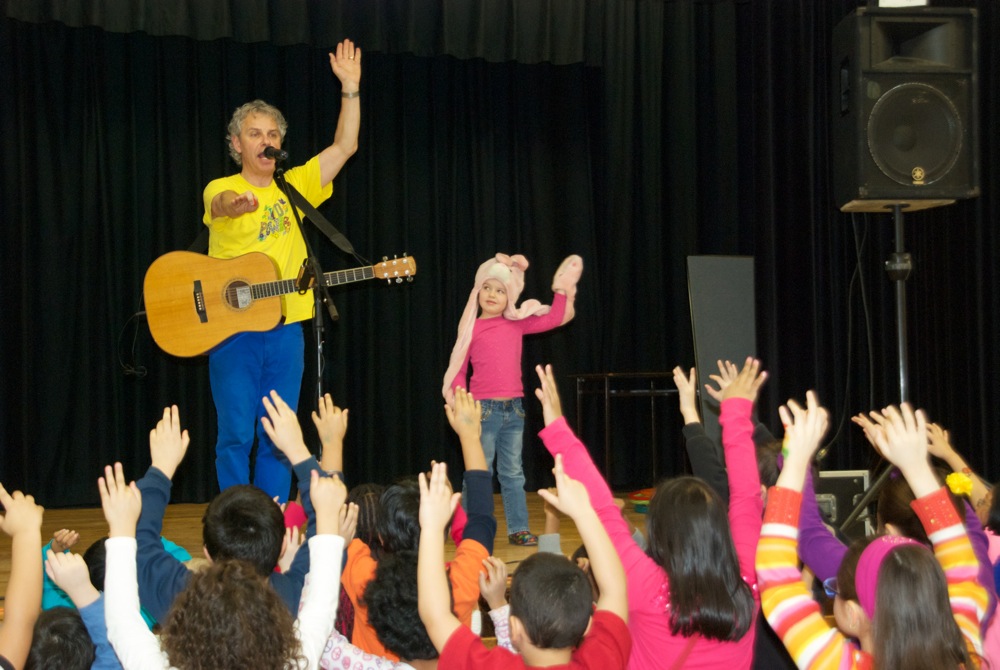 Dan the Music Man | 10 Applefield Dr, Scarborough, ON M1P 3X9, Canada | Phone: (416) 410-7765
