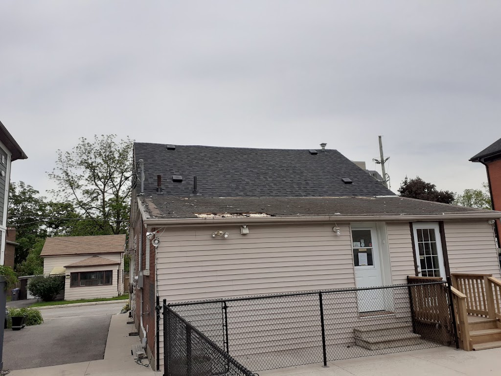 All Season Roofing, Orangeville: Roof Repair and maintenance | 388 Marshall Crescent, Orangeville, ON L9W 4W5, Canada | Phone: (647) 703-3493