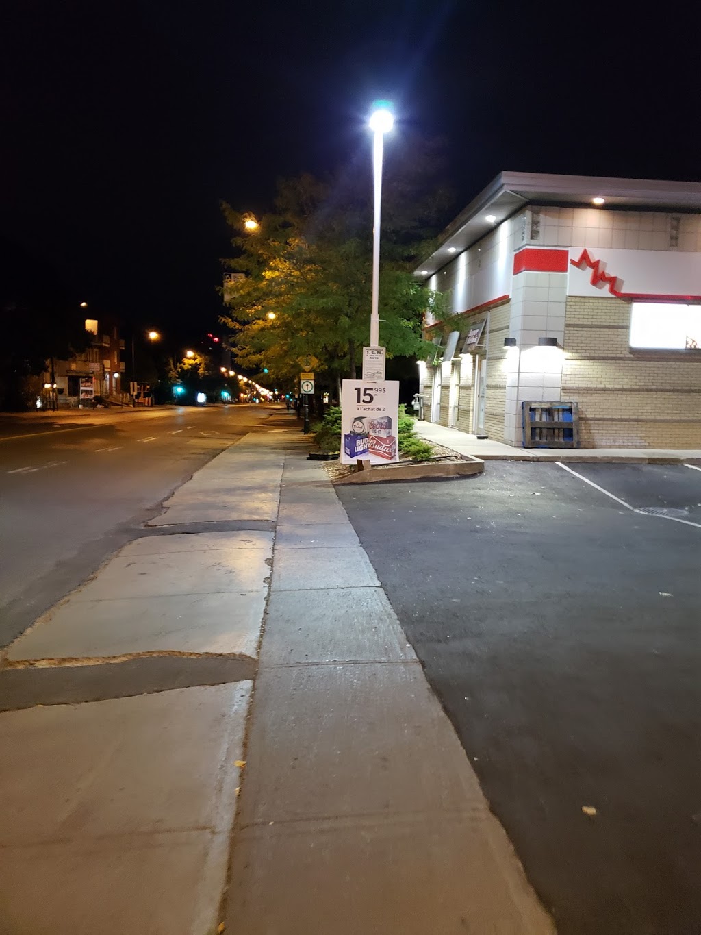 ESSO COUCHE-TARD | 145 Rue Principale E, Sainte-Agathe-des-Monts, QC J8C 1K2, Canada | Phone: (819) 326-1015