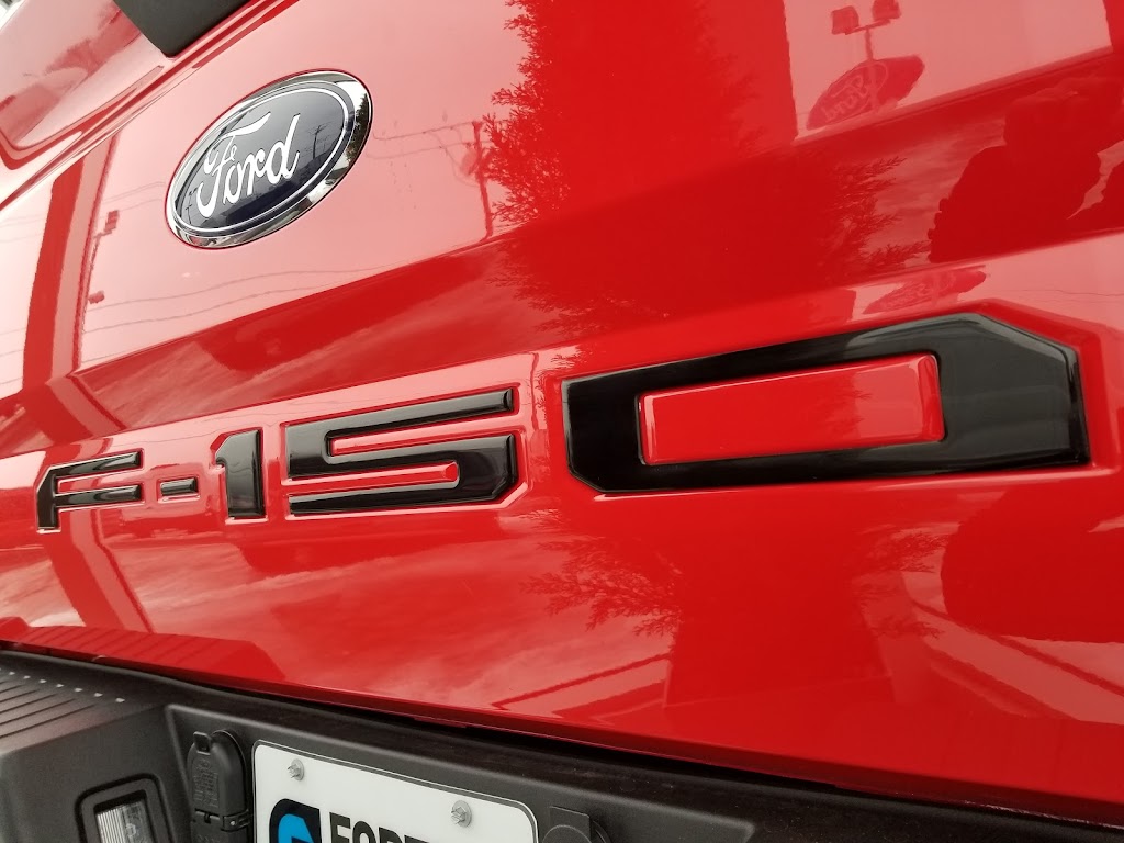 Luxwood Auto Trim Design Inc | 7950 Rue Alfred, Anjou, QC H1J 1J1, Canada | Phone: (514) 324-3274