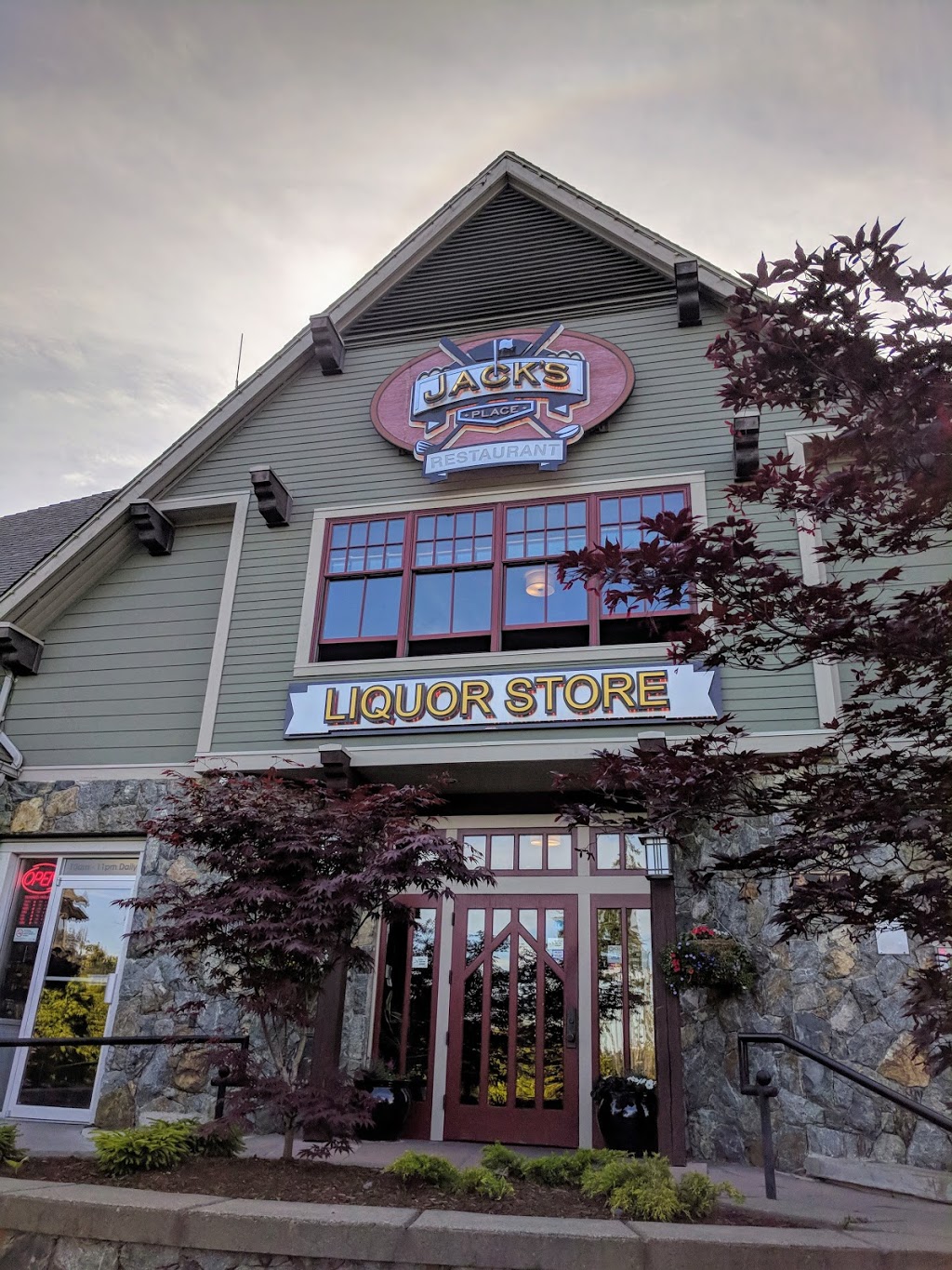 Jacks Place | 2020 Country Club Way, Victoria, BC V9B 6R3, Canada | Phone: (250) 391-5225