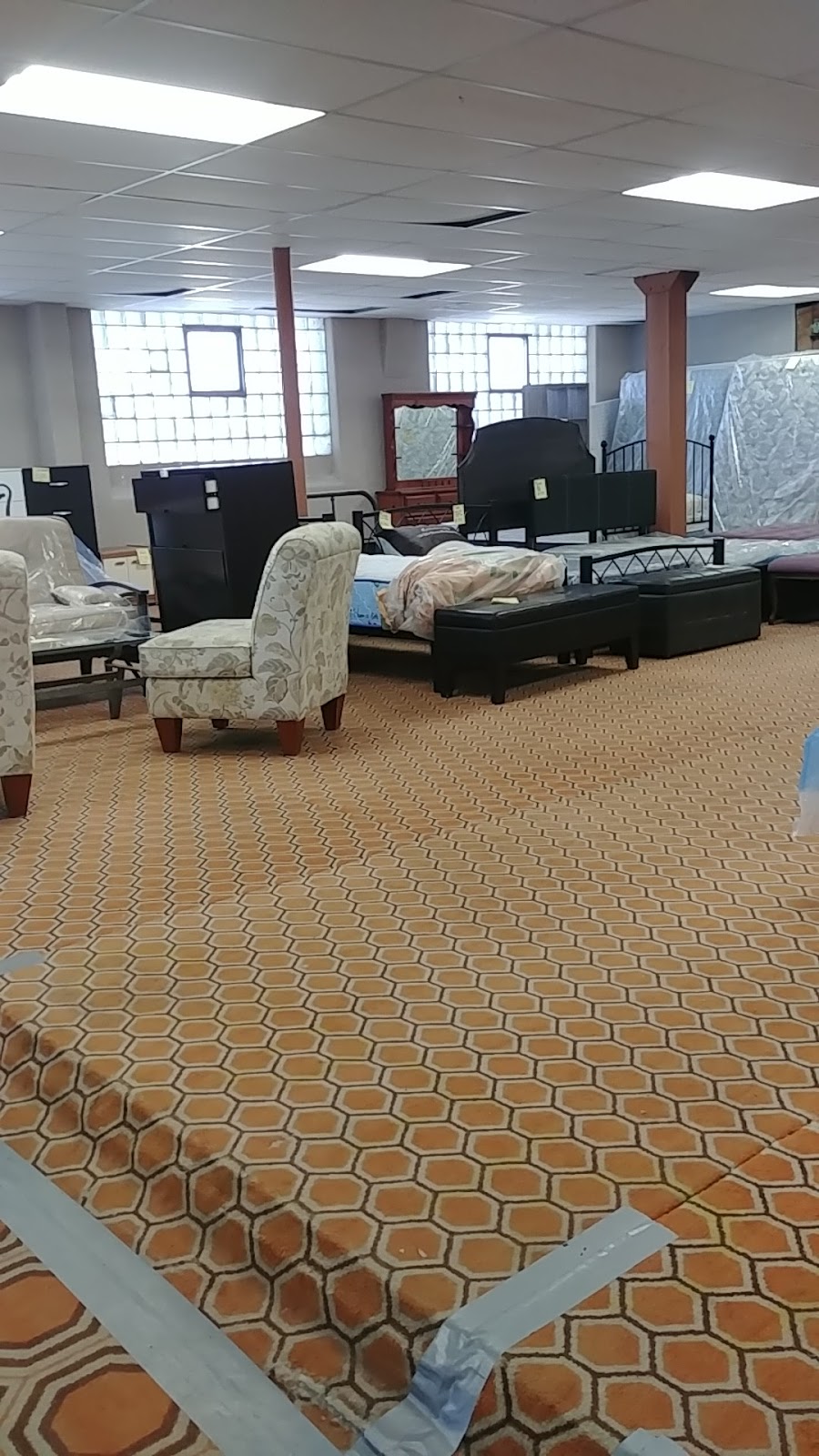 Gills New & Used Furniture & Appliances Warehouse | 121 Salter St, Winnipeg, MB R2W 4J8, Canada | Phone: (204) 582-8726