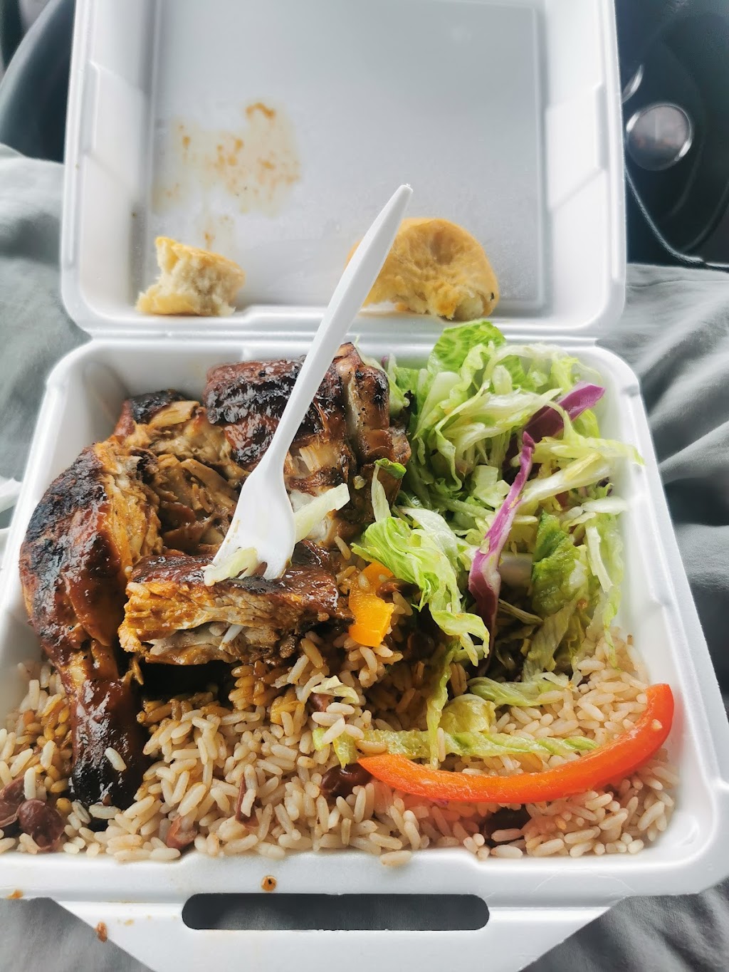 Lasalle Caribbean | 408 Av. Lafleur, LaSalle, QC H8R 3H5, Canada | Phone: (514) 439-4818