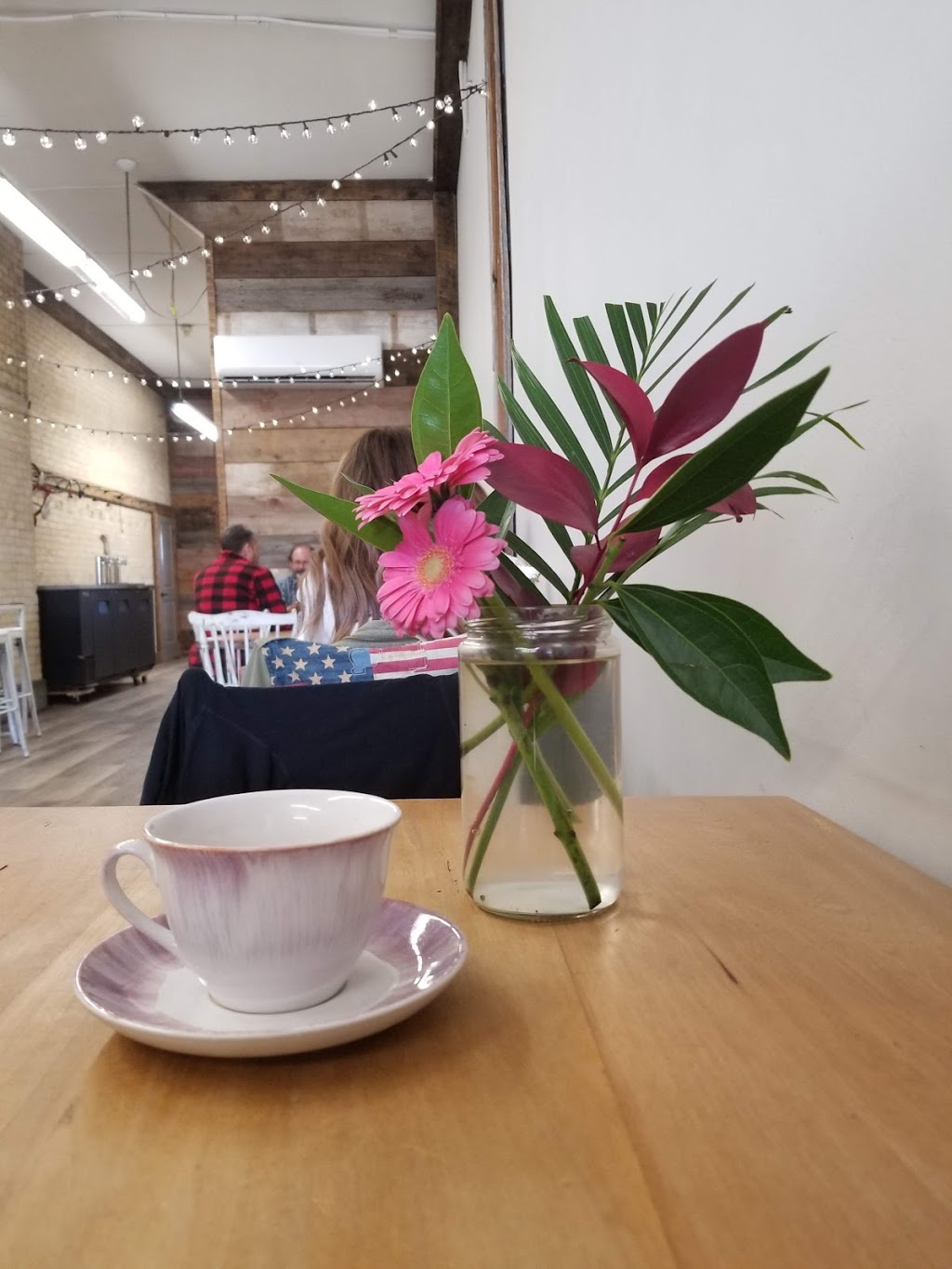 10Eighteen | 1018 Dundas St, London, ON N5W 3A3, Canada | Phone: (519) 601-1118
