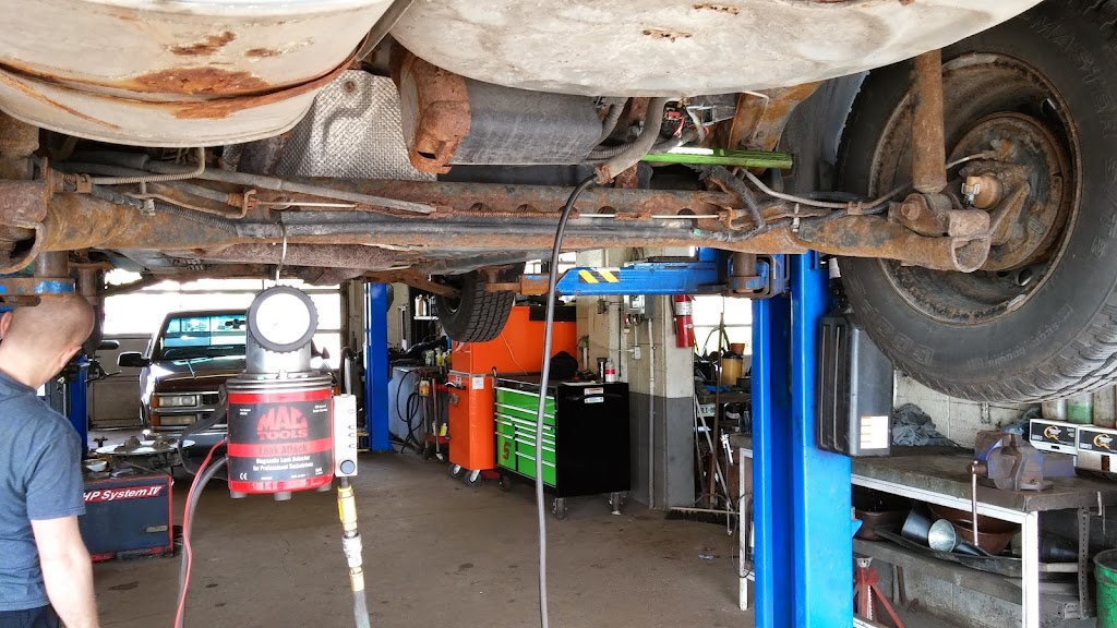 Guilbault Automotive | 7 Carbrooke St, Kanata, ON K2L 1B1, Canada | Phone: (613) 836-2732
