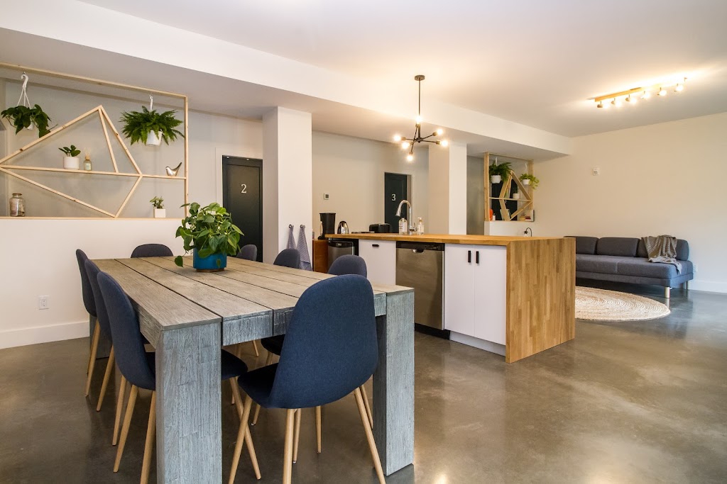Arrows Edge Lodge | 3108 Airport Way, Revelstoke, BC V0E 2S3, Canada | Phone: (778) 252-8433