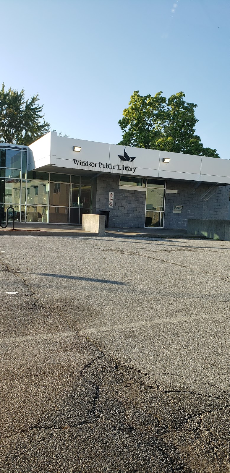 Bridgeview Public Library | 1295 Campbell Ave, Windsor, ON N9B 3M7, Canada | Phone: (519) 255-6770