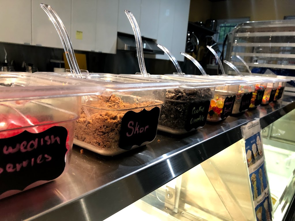 Ed’s Real Scoop | 2370 Lake Shore Blvd W, Etobicoke, ON M8V 1B6, Canada | Phone: (416) 259-9595