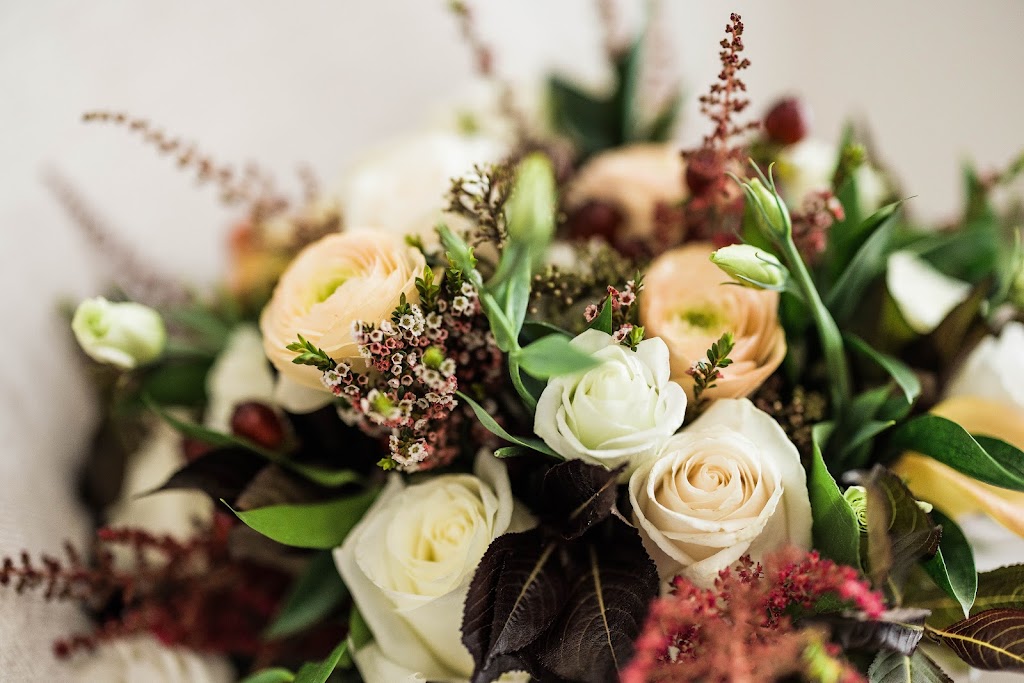 Lyric Flowers | 123 Queen St E, St. Marys, ON N4X, Canada | Phone: (519) 284-0808