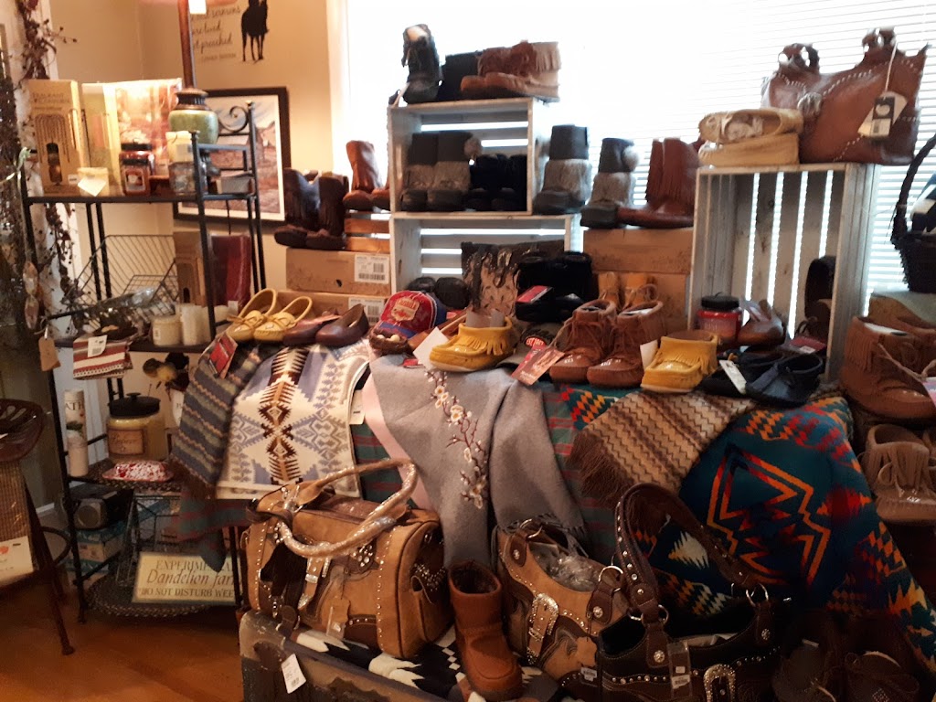 The Country Farmhouse | Rge Rd. 221, Cluny, AB T0J 0S0, Canada | Phone: (403) 734-2593