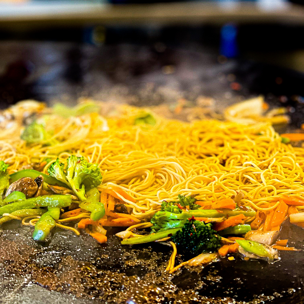 Pegs Bistro - The Stir Fry House | 1615 Regent Ave W Unit 635, Winnipeg, MB R2C 5C6, Canada | Phone: (204) 505-0838