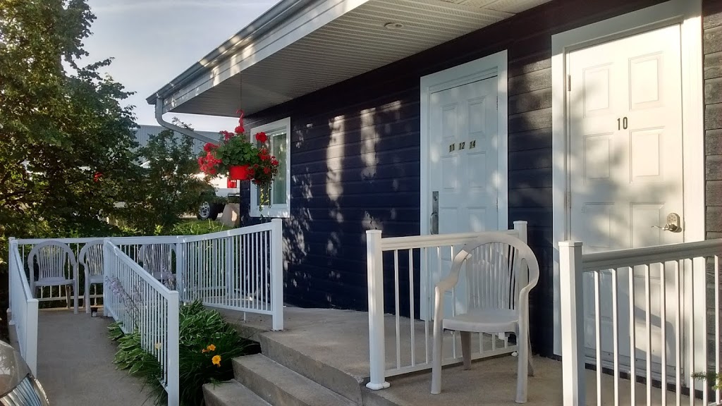 Motel le Phare | 745 Avenue Saint-Louis, Plessisville, QC G6L 2L9, Canada | Phone: (819) 362-1121