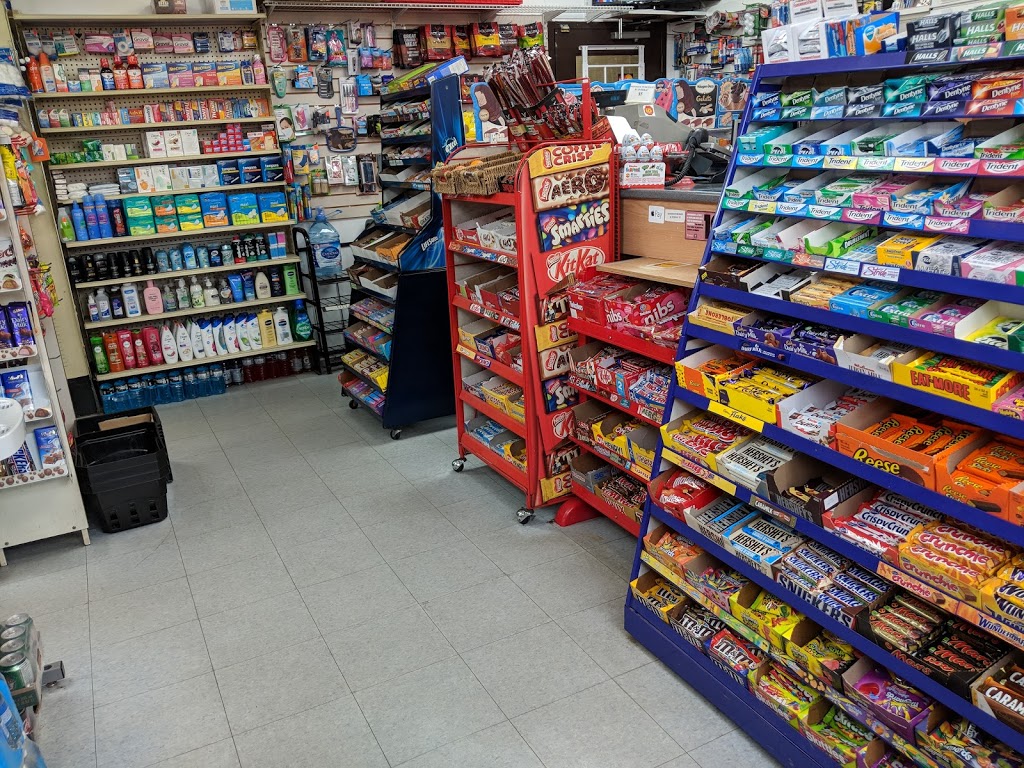 180 Food Market | convenience store | 180 Lees Ave, Ottawa, ON K1S 5J6, Canada | 6135653300 OR +1 613-565-3300