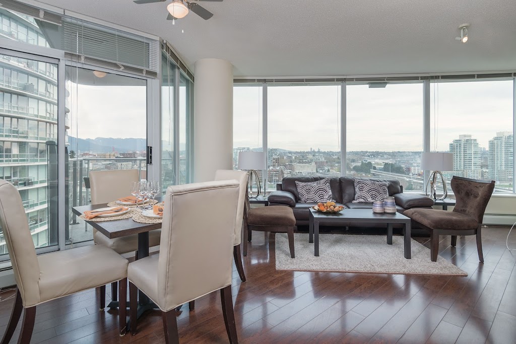 The Urban | 688 Abbott St Apt 1709, Vancouver, BC V6B 0B9, Canada | Phone: (236) 983-0306