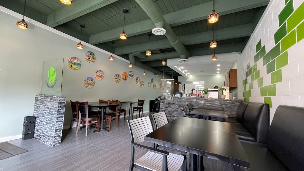 Taste of Saigon | 38038 Cleveland Ave, Squamish, BC V8B 0A1, Canada | Phone: (604) 390-0088