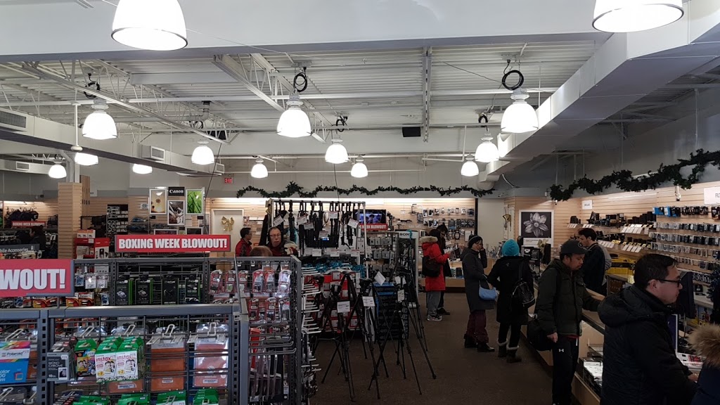 Henrys | 330 Steeles Ave W, Thornhill, ON L4J 6W9, Canada | Phone: (905) 886-1020