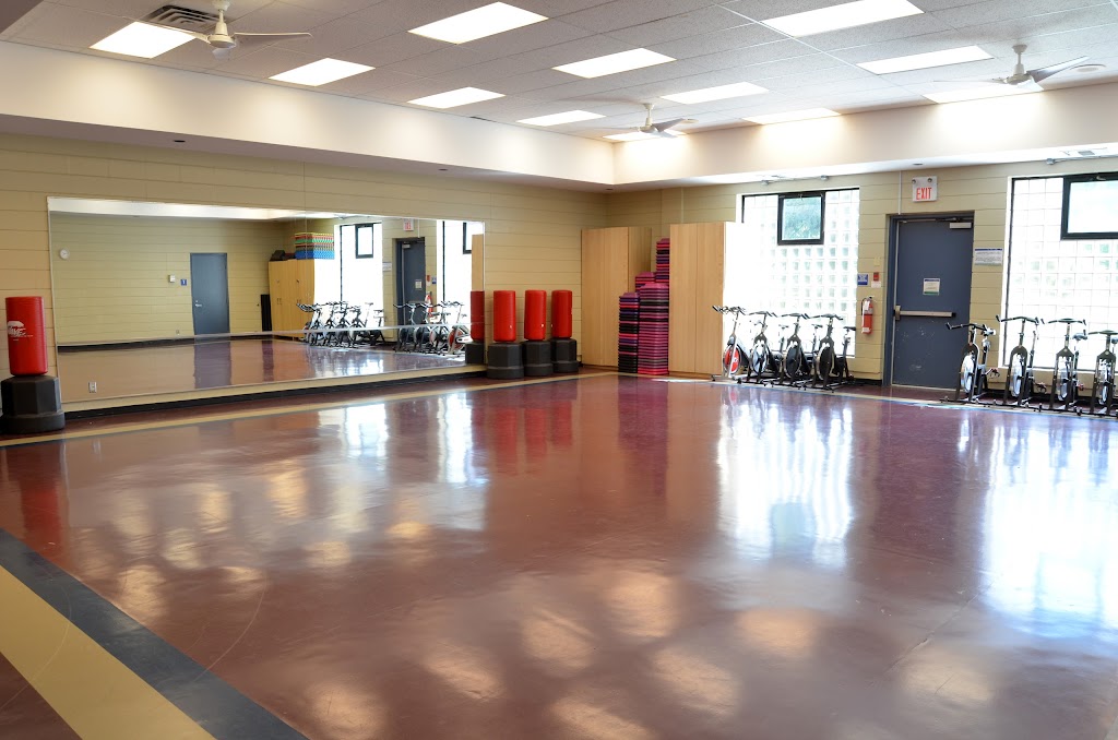 Pinecrest Recreation Complex | 2250 Torquay Ave, Ottawa, ON K2C 1J3, Canada | Phone: (613) 580-9676