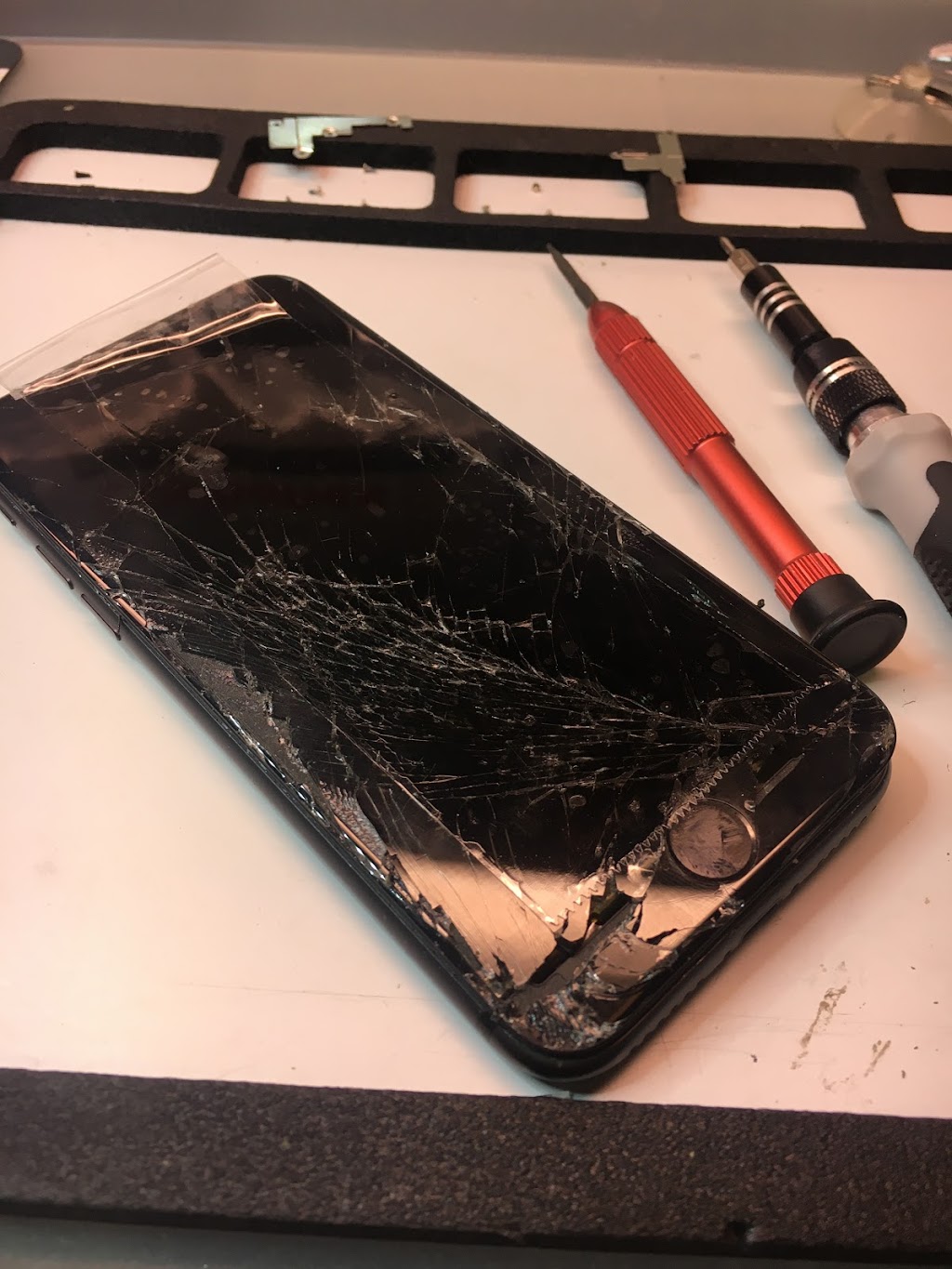 CRPhones | 1070 Innisfil Beach Road Unit 11B (side of Plaza Facing, Adullam Ave, Innisfil, ON L9S 4T9, Canada | Phone: (249) 535-3748