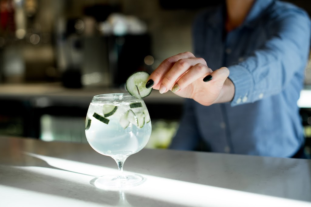 Bar Lounge Le Boudoir | 246 Chem. du Lac-Millette #2, Saint-Sauveur, QC J0R 1R3, Canada | Phone: (450) 227-1811
