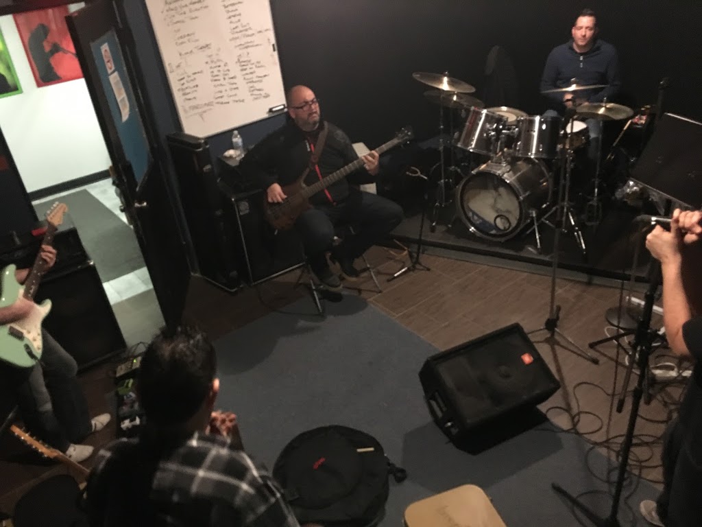 Edadic Music - Recording and Rehearsal Studios | electronics store | 161 Deerhide Crescent, North York, ON M9M 2Z2, Canada | 4167463434 OR +1 416-746-3434