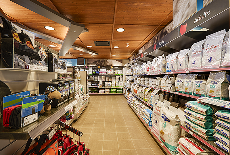 Carrefour Santé Animale | 4600 Boulevard Industriel, Sherbrooke, QC J1L 2S8, Canada | Phone: (819) 562-4448