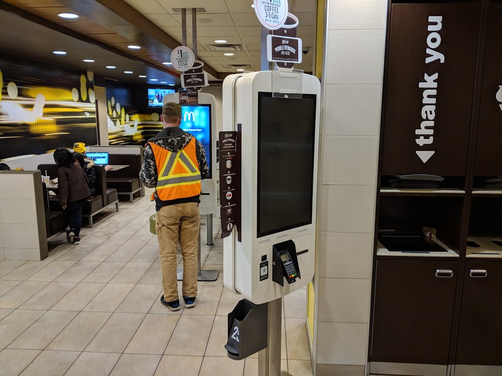 McDonalds | 2106 Whatcom Rd, Abbotsford, BC V3G 2K8, Canada | Phone: (604) 859-2050