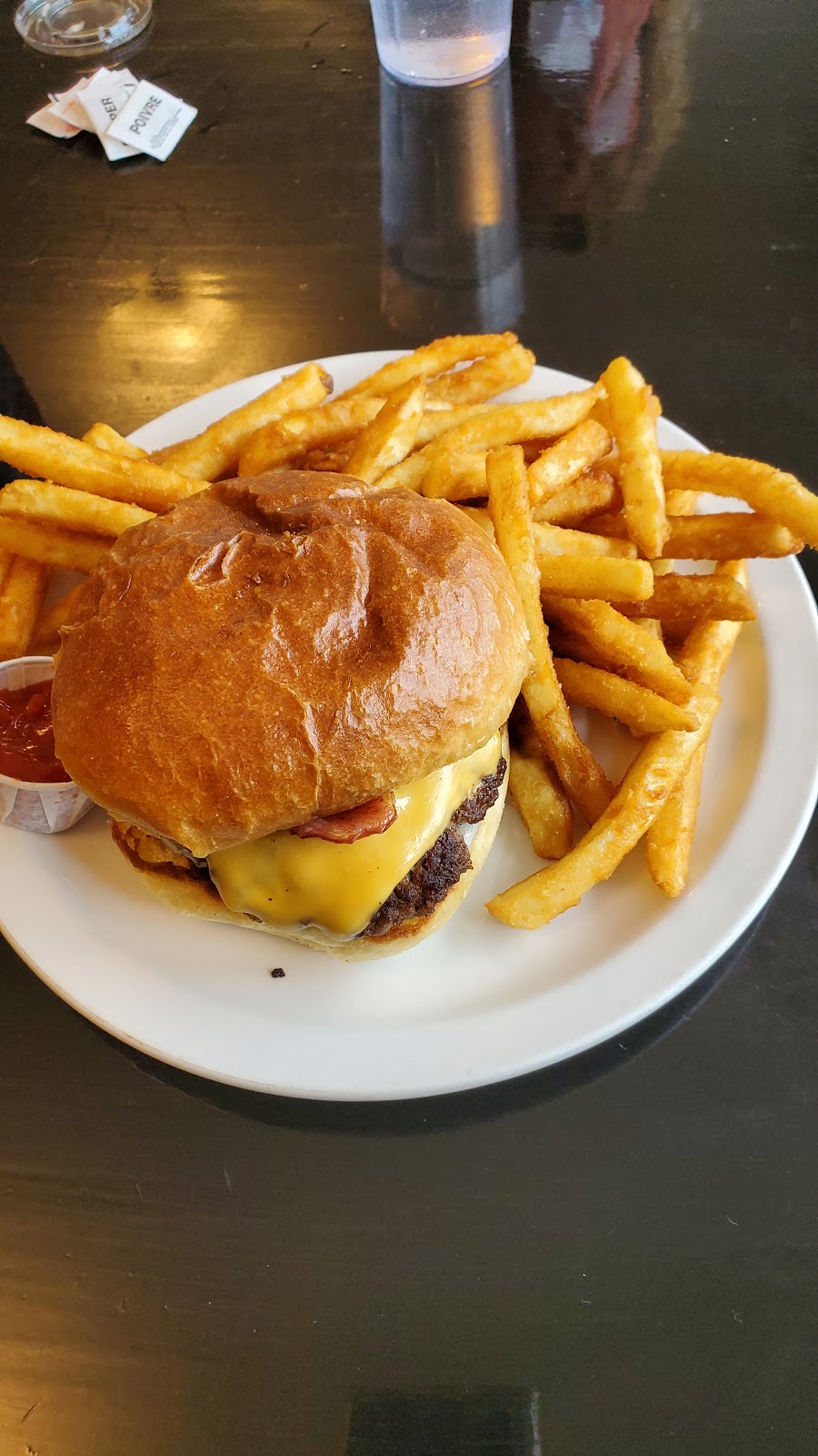 MacFarlane Lantern Restaurant | 10163 Durham St, Pugwash, NS B0K 1L0, Canada | Phone: (902) 305-4242