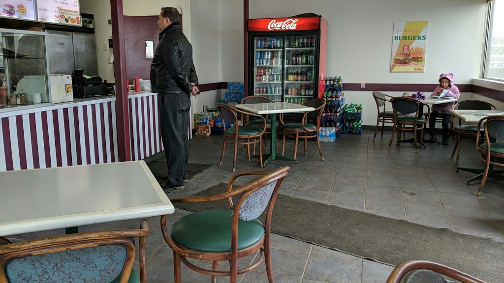 Queen Donair | 304 20 Ave, Nisku, AB T9E 7Z9, Canada | Phone: (780) 955-2566