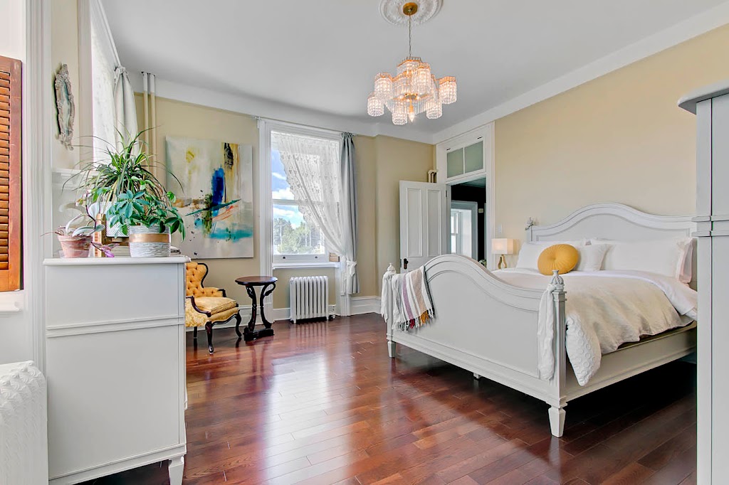 La Demeure du Capitaine | 571 Rue des Erables, Neuville, QC G0A 2R0, Canada | Phone: (581) 985-7309