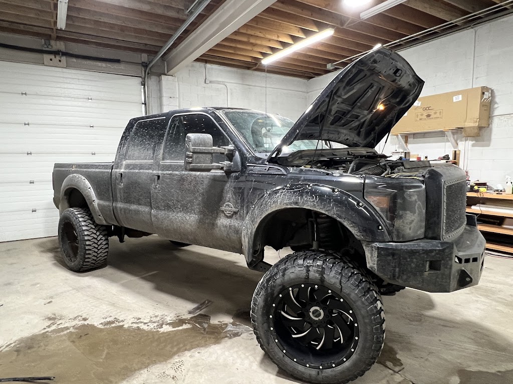 Clear Auto Glass | 3610 14 Ave N, Lethbridge, AB T1H 6E7, Canada | Phone: (403) 929-3434