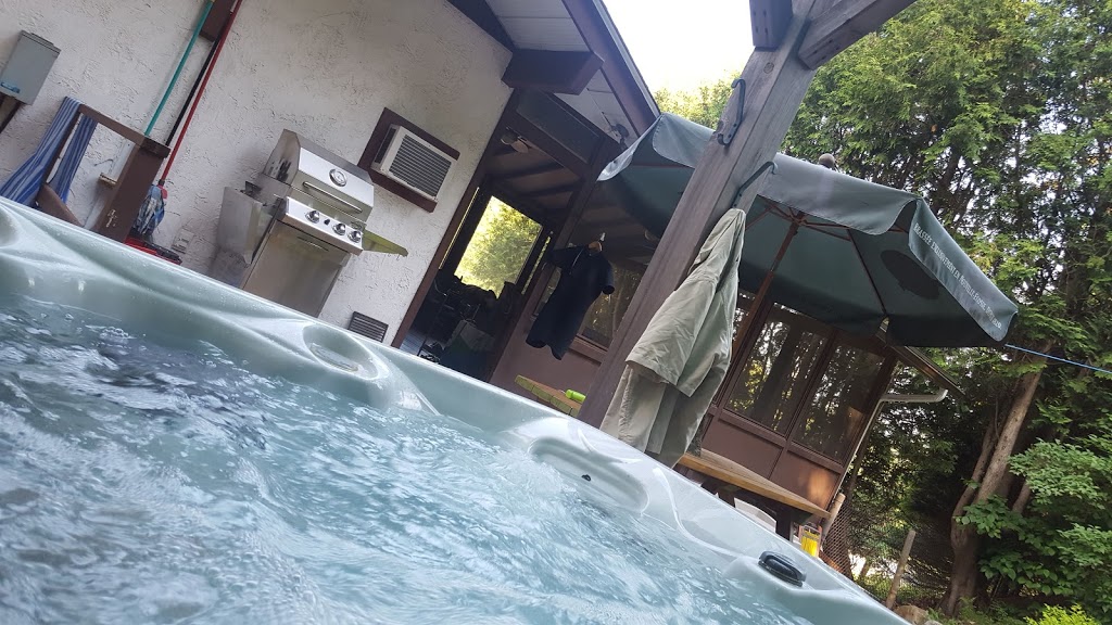 Au Beau Soleil Bed & Breakfast | 1685 Chem. du Village, Mont-Tremblant, QC J8E 1K4, Canada | Phone: (450) 233-2890