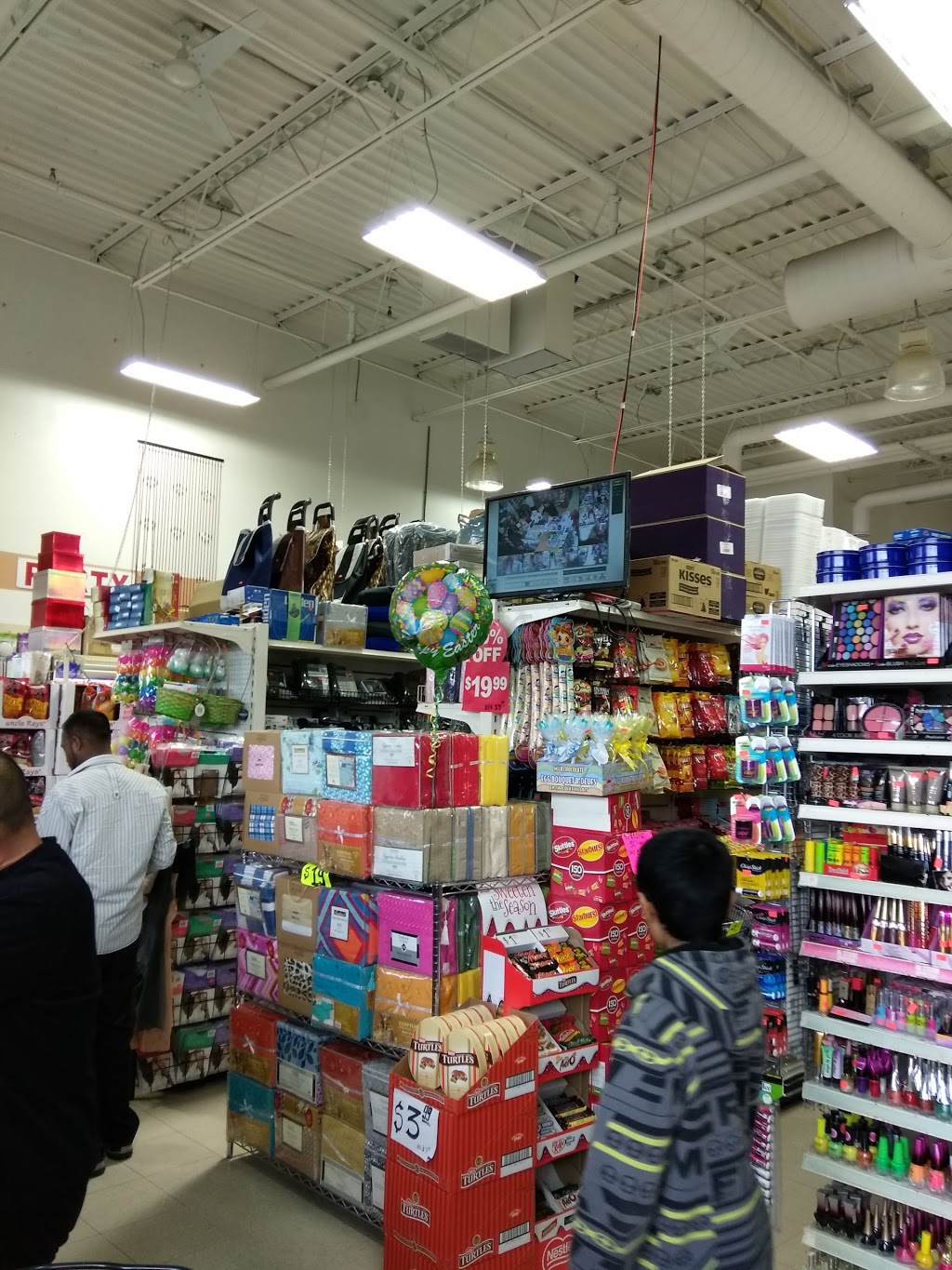 Super Discount City | 5651 Steeles Ave E, Scarborough, ON M1V 5P6, Canada | Phone: (416) 913-1413