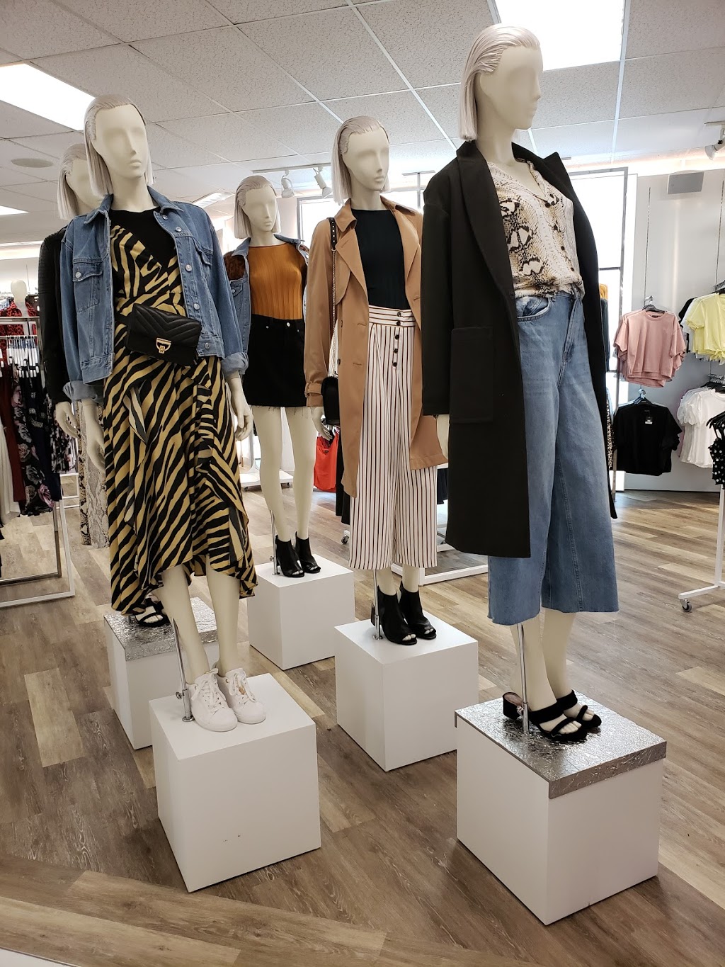 The Bay | 900 Maple Ave, Burlington, ON L7S 2J8, Canada | Phone: (905) 681-0030