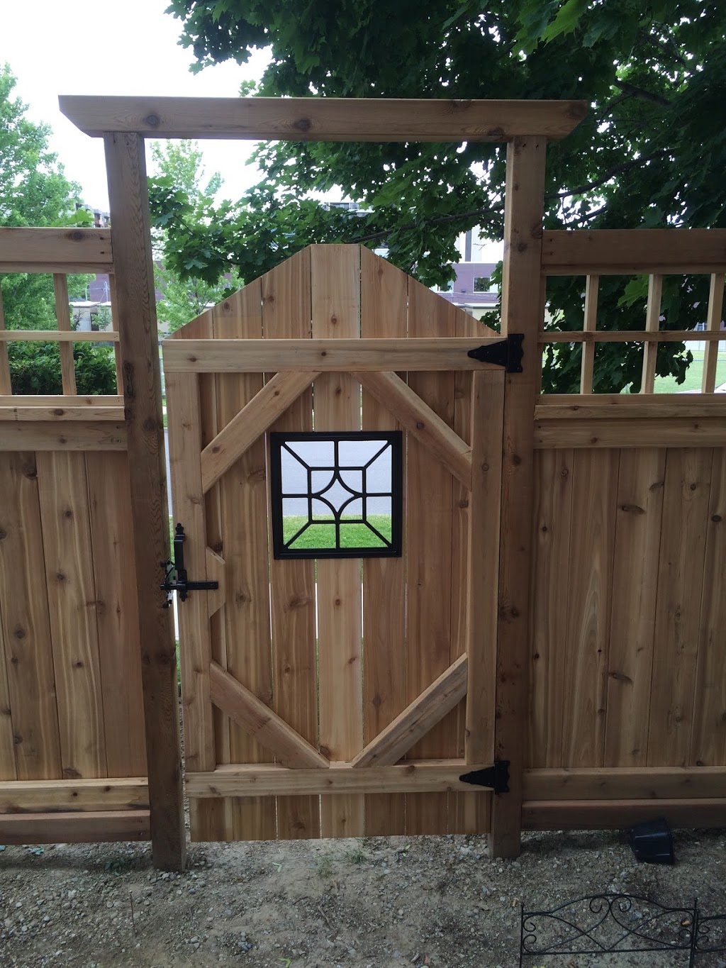 Alliston Fence | 295 Victoria St E, Alliston, ON L9R 1K4, Canada | Phone: (416) 993-0711